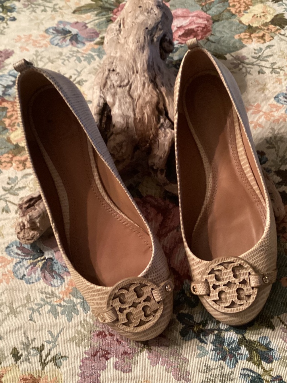 Tory Burch Reva Women's Flats Size 7 Circle T Logo Ballet Shoes Tan/Cream